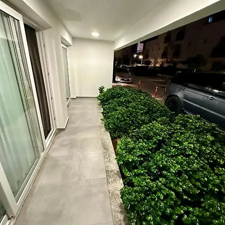 Courtyard Long Apartament