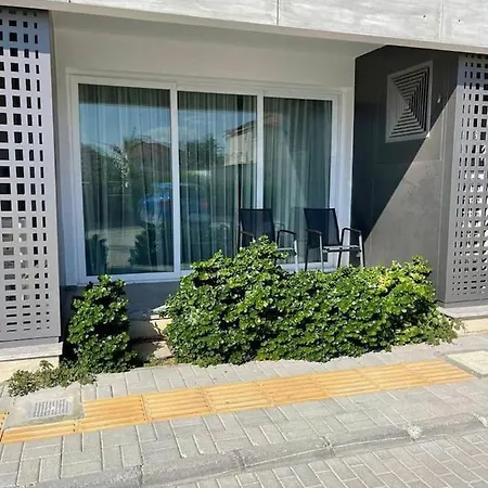 Courtyard Long